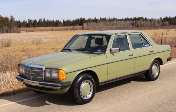 No Reserve: Euro 1982 Mercedes-Benz 300D 5-Speed | Bring a Trailer