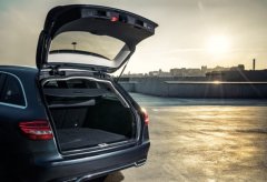 2017 Mercedes-Benz C-Class Estate cargo â Image: Mercedes-Benz UK