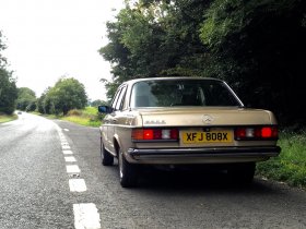 Rear of Mercedes-Benz W123